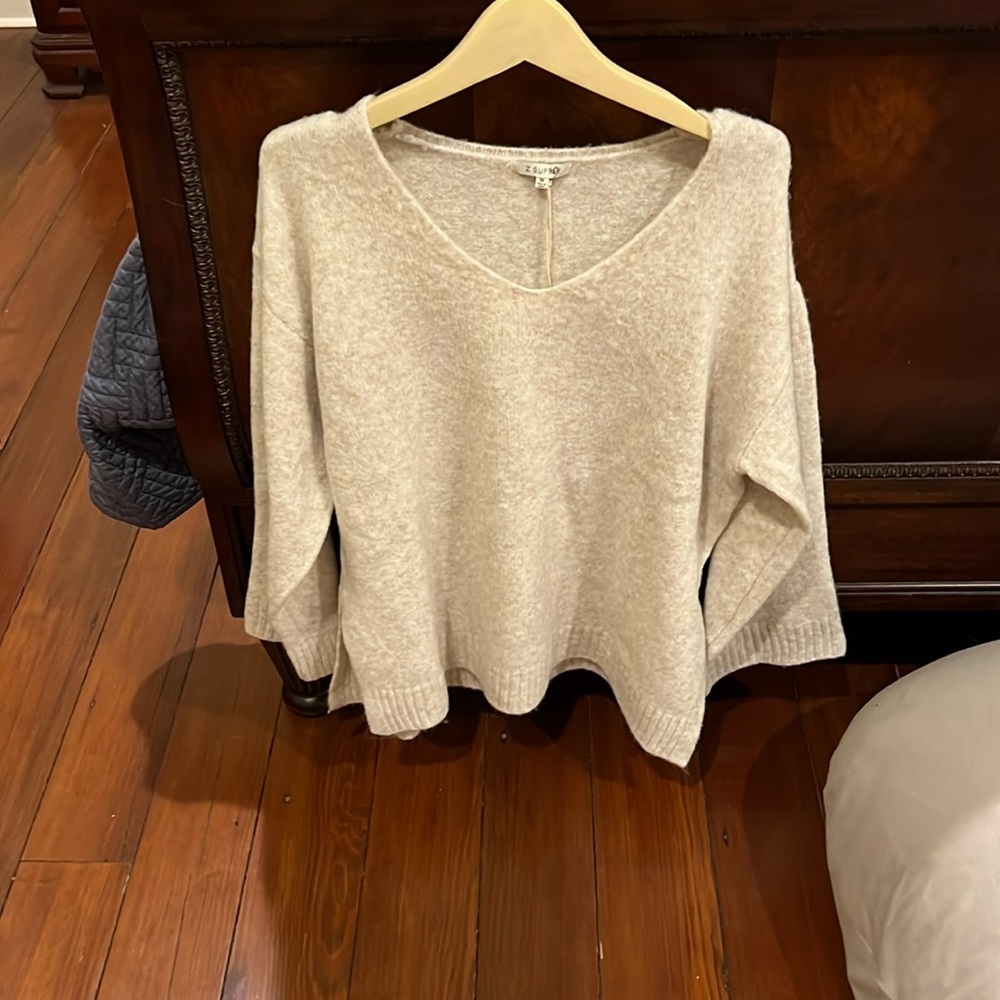 Z Supply V-neck Sweater Size Medium